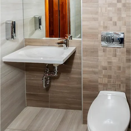 Anna Hotel 3*